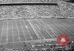 Immagine di Partita di calcio Dallas Texas USA, 1960, secondo 6 filmato di repertorio 65675057804