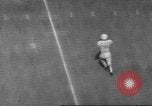 Immagine di Partita di calcio Dallas Texas USA, 1960, secondo 15 filmato di repertorio 65675057804