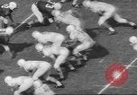 Immagine di Partita di calcio Dallas Texas USA, 1960, secondo 26 filmato di repertorio 65675057804