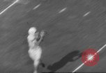 Immagine di Partita di calcio Dallas Texas USA, 1960, secondo 29 filmato di repertorio 65675057804
