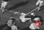 Immagine di Partita di calcio Dallas Texas USA, 1960, secondo 32 filmato di repertorio 65675057804