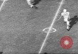 Immagine di Partita di calcio Dallas Texas USA, 1960, secondo 43 filmato di repertorio 65675057804