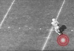 Immagine di Partita di calcio Dallas Texas USA, 1960, secondo 44 filmato di repertorio 65675057804