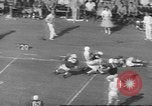 Immagine di Partita di calcio Dallas Texas USA, 1960, secondo 47 filmato di repertorio 65675057804