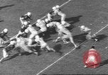 Immagine di Partita di calcio Dallas Texas USA, 1960, secondo 51 filmato di repertorio 65675057804