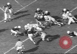Immagine di Partita di calcio Dallas Texas USA, 1960, secondo 53 filmato di repertorio 65675057804