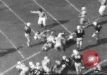 Immagine di Partita di calcio Dallas Texas USA, 1960, secondo 62 filmato di repertorio 65675057804
