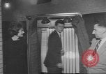 Immagine di John F Kennedy Hyannis Port Massachusetts USA, 1960, secondo 22 filmato di repertorio 65675057805