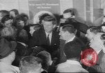 Immagine di John F Kennedy Hyannis Port Massachusetts USA, 1960, secondo 29 filmato di repertorio 65675057805