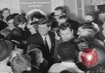 Immagine di John F Kennedy Hyannis Port Massachusetts USA, 1960, secondo 31 filmato di repertorio 65675057805