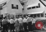 Immagine di John F Kennedy Hyannis Port Massachusetts USA, 1960, secondo 33 filmato di repertorio 65675057805