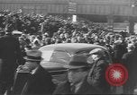 Standbild Abraham Lincoln Brigade begrüßte zu Hause New York City USA, 1938, aus Sekunde 19 historischem Filmmaterial Videoclip 65675057809