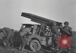 Standbild test Raketenwerfer Elsass Frankreich, 1944, aus Sekunde 21 historischem Filmmaterial Videoclip 65675057851