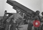 Standbild test Raketenwerfer Elsass Frankreich, 1944, aus Sekunde 53 historischem Filmmaterial Videoclip 65675057851