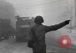 Standbild Schlacht in den Ardennen in Belgien während Zweiten Weltkrieg Belgien, 1945, aus Sekunde 17 historischem Filmmaterial Videoclip 65675057852