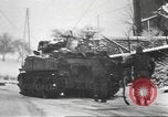 Standbild Schlacht in den Ardennen in Belgien während Zweiten Weltkrieg Belgien, 1945, aus Sekunde 31 historischem Filmmaterial Videoclip 65675057852