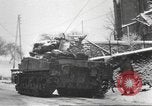 Standbild Schlacht in den Ardennen in Belgien während Zweiten Weltkrieg Belgien, 1945, aus Sekunde 33 historischem Filmmaterial Videoclip 65675057852