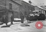 Standbild Schlacht in den Ardennen in Belgien während Zweiten Weltkrieg Belgien, 1945, aus Sekunde 36 historischem Filmmaterial Videoclip 65675057852