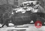 Standbild Schlacht in den Ardennen in Belgien während Zweiten Weltkrieg Belgien, 1945, aus Sekunde 39 historischem Filmmaterial Videoclip 65675057852