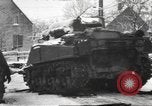 Standbild Schlacht in den Ardennen in Belgien während Zweiten Weltkrieg Belgien, 1945, aus Sekunde 50 historischem Filmmaterial Videoclip 65675057852