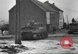 Standbild Schlacht in den Ardennen in Belgien während Zweiten Weltkrieg Belgien, 1945, aus Sekunde 60 historischem Filmmaterial Videoclip 65675057852