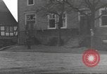 Standbild 8th Infantry Division Wurdinghausen Deutschland, 1945, aus Sekunde 22 historischem Filmmaterial Videoclip 65675057854