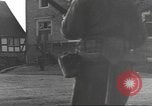 Standbild 8th Infantry Division Wurdinghausen Deutschland, 1945, aus Sekunde 23 historischem Filmmaterial Videoclip 65675057854