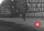 Standbild 8th Infantry Division Wurdinghausen Deutschland, 1945, aus Sekunde 45 historischem Filmmaterial Videoclip 65675057854