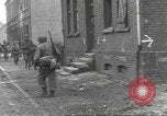 Standbild 35th Infantry Division Herne Deutschland, 1945, aus Sekunde 26 historischem Filmmaterial Videoclip 65675057856