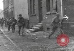 Standbild 35th Infantry Division Herne Deutschland, 1945, aus Sekunde 30 historischem Filmmaterial Videoclip 65675057856