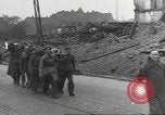 Standbild 35th Infantry Division Herne Deutschland, 1945, aus Sekunde 8 historischem Filmmaterial Videoclip 65675057857