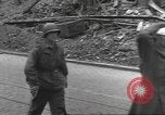 Standbild 35th Infantry Division Herne Deutschland, 1945, aus Sekunde 18 historischem Filmmaterial Videoclip 65675057857