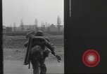 Standbild 35th Infantry Division Herne Deutschland, 1945, aus Sekunde 61 historischem Filmmaterial Videoclip 65675057857