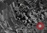 Standbild Bombe beschädigt Merkwiller Frankreich, 1945, aus Sekunde 23 historischem Filmmaterial Videoclip 65675057870