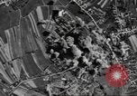 Standbild Bombe beschädigt Merkwiller Frankreich, 1945, aus Sekunde 29 historischem Filmmaterial Videoclip 65675057870
