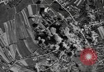 Standbild Bombe beschädigt Merkwiller Frankreich, 1945, aus Sekunde 31 historischem Filmmaterial Videoclip 65675057870