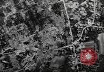 Standbild Bombe beschädigt Merkwiller Frankreich, 1945, aus Sekunde 46 historischem Filmmaterial Videoclip 65675057870