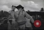 Immagine di Joe generale Stilwell visite General Frank Merrill nella seconda guerra mondiale Ceylon, 1944, secondo 43 filmato di repertorio 65675057875