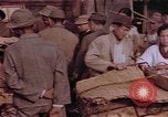 Standbild Markt Japan, 1946, aus Sekunde 17 historischem Filmmaterial Videoclip 65675057893