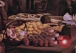 Standbild Markt Japan, 1946, aus Sekunde 45 historischem Filmmaterial Videoclip 65675057893