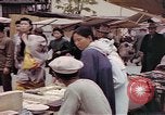 Immagine di Le attività di strada Kyoto in Giappone, 1946, secondo 36 filmato di repertorio 65675057895
