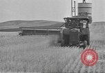 Image farms Northwestern United States USA, 1942, de la seconde 31 séquences d'archives historiques vidéo 65675057906