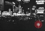 Standbild Lkw-Transport Industrie arbeiten in der Nacht New York City USA, 1940, aus Sekunde 32 historischem Filmmaterial Videoclip 65675057913