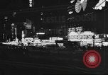 Standbild Lkw-Transport Industrie arbeiten in der Nacht New York City USA, 1940, aus Sekunde 45 historischem Filmmaterial Videoclip 65675057913