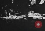 Standbild Lkw-Transport Industrie arbeiten in der Nacht New York City USA, 1940, aus Sekunde 46 historischem Filmmaterial Videoclip 65675057913