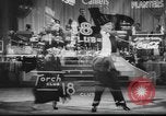 Standbild Lkw-Transport Industrie arbeiten in der Nacht New York City USA, 1940, aus Sekunde 62 historischem Filmmaterial Videoclip 65675057913