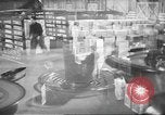 Standbild Lkw-Transport Industrie in den Vereinigten Staaten circa 1940 United States USA, 1940, aus Sekunde 55 historischem Filmmaterial Videoclip 65675057914
