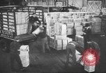 Standbild Lkw-Transport Industrie in den Vereinigten Staaten circa 1940 United States USA, 1940, aus Sekunde 56 historischem Filmmaterial Videoclip 65675057914