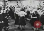 Standbild deutsche Volk Berlin Deutschland, 1943, aus Sekunde 61 historischem Filmmaterial Videoclip 65675057915