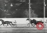 Immagine di Cavallo e buggy race Vienna Austria, 1943, secondo 37 filmato di repertorio 65675057926